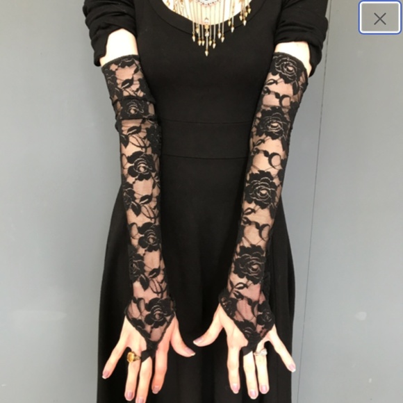Lace Gloves with Finger Loops Black Floral Arm Warmers Opera Length Full Arm NWT - Picture 1 of 3